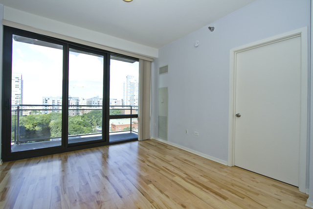 1 E 8TH Street 802