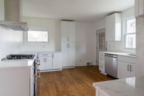 Tiny photo for 1600 Bucklin Street, Lasalle, IL 61301 (MLS # 12613835)