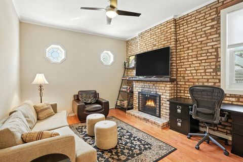 Tiny photo for 1431 W Cuyler Avenue #1S, Chicago, IL 60613 (MLS # 12462317)