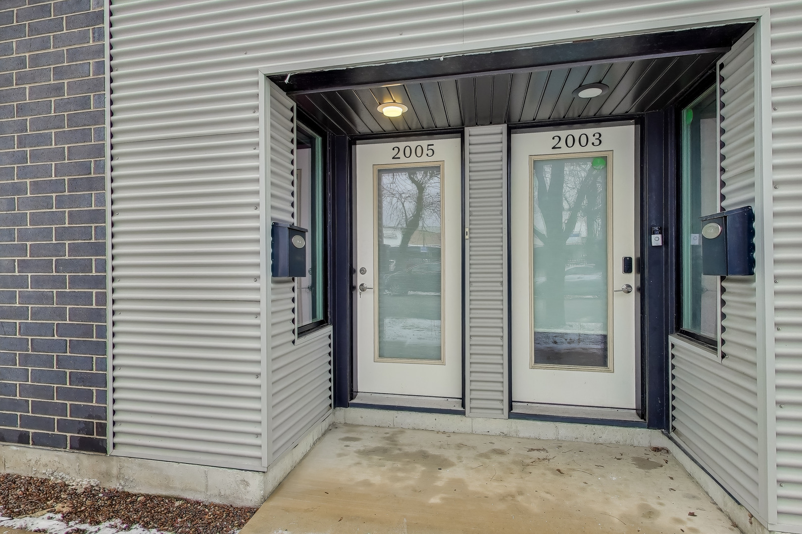 2005 N ALBANY Avenue 2005