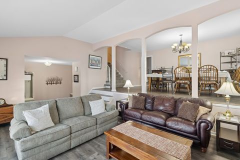 Tiny photo for 2207 E Michael Manor Lane, Arlington Heights, IL 60004 (MLS # 12555643)