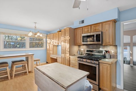 Tiny photo for 2207 E Michael Manor Lane, Arlington Heights, IL 60004 (MLS # 12555643)