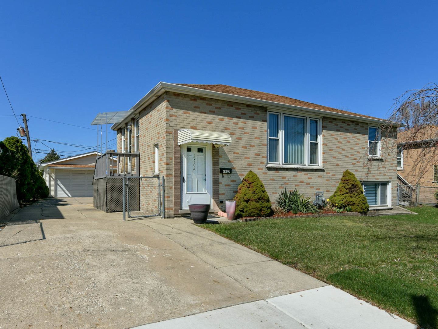 4702 Wesley Terrace