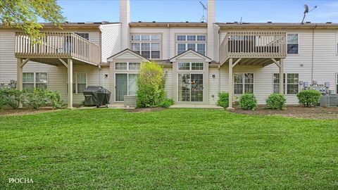 Tiny photo for 1660 Grove Avenue #B, Schaumburg, IL 60193 (MLS # 12635324)