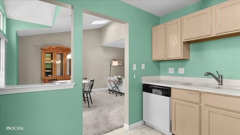 Tiny photo for 1660 Grove Avenue #B, Schaumburg, IL 60193 (MLS # 12635324)