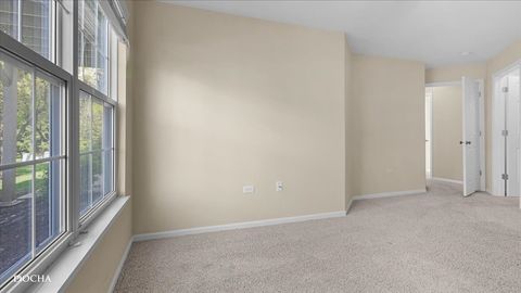 Tiny photo for 1660 Grove Avenue #B, Schaumburg, IL 60193 (MLS # 12635324)