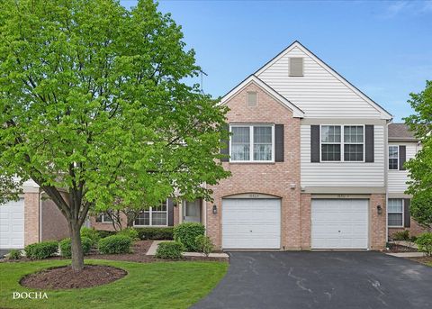 Photo of 1660 Grove Avenue #B, Schaumburg, IL 60193 (MLS # 12635324)