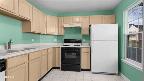 Tiny photo for 1660 Grove Avenue #B, Schaumburg, IL 60193 (MLS # 12635324)