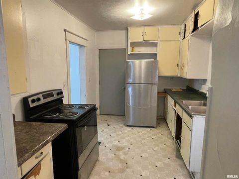 Tiny photo for 3116 11TH Avenue #C, Moline, IL 61265 (MLS # QC4269142)