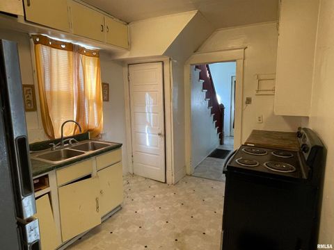 Tiny photo for 3116 11TH Avenue #C, Moline, IL 61265 (MLS # QC4269142)