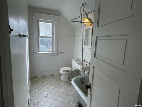 Tiny photo for 3116 11TH Avenue #C, Moline, IL 61265 (MLS # QC4269142)