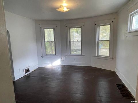 Tiny photo for 3116 11TH Avenue #C, Moline, IL 61265 (MLS # QC4269142)