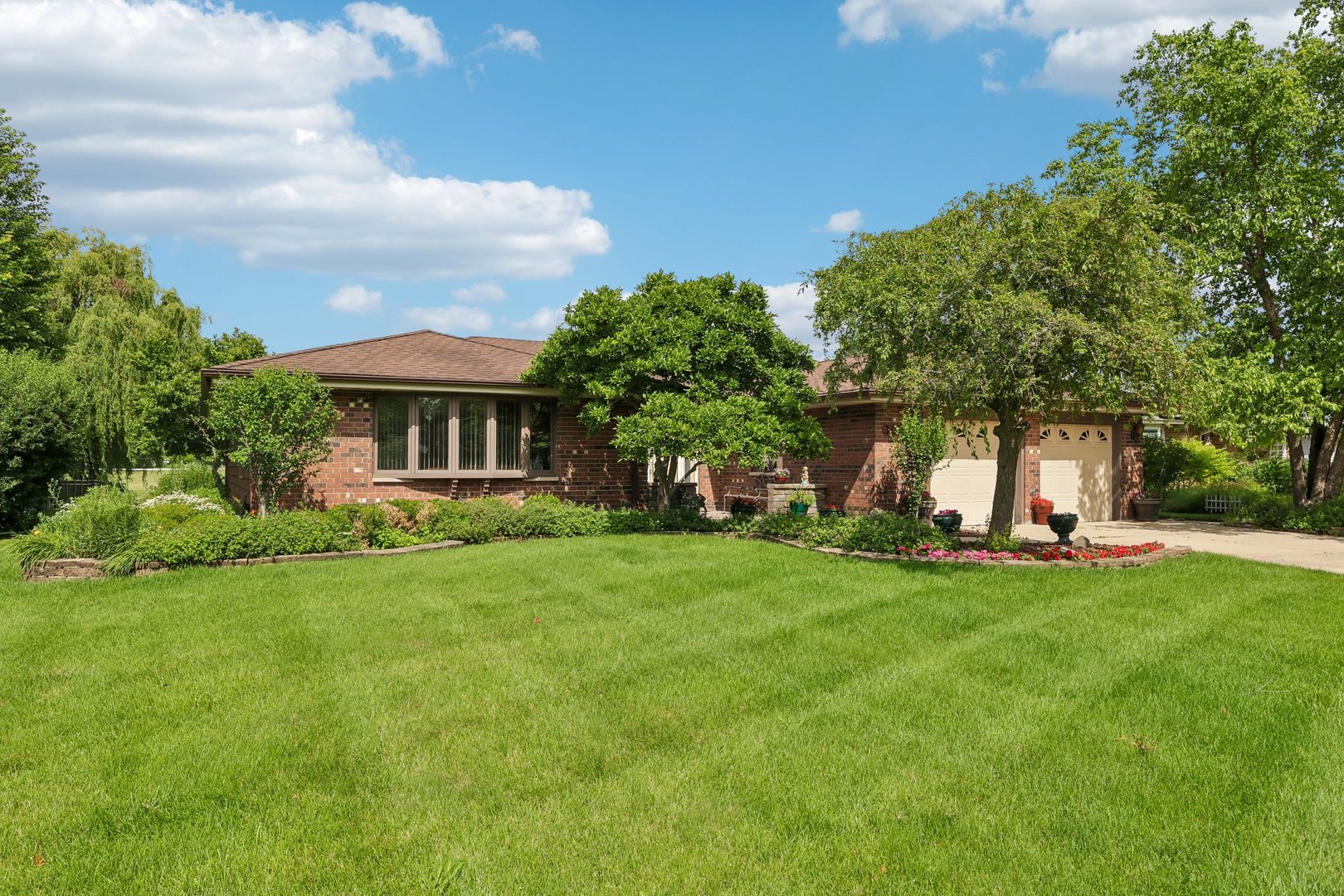 308 S Knollwood Drive