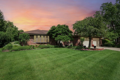 Tiny photo for 308 S Knollwood Drive, Schaumburg, IL 60193 (MLS # 12682743)