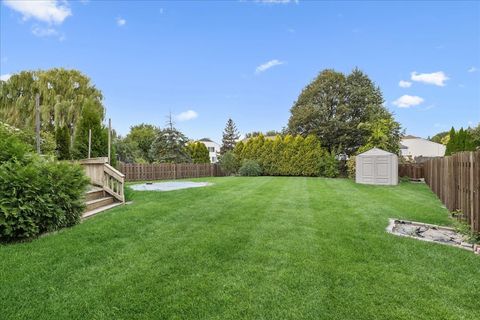 Tiny photo for 2350 Stanton Circle, Lake In The Hills, IL 60156 (MLS # 12455587)