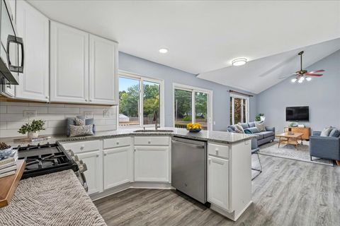 Tiny photo for 2350 Stanton Circle, Lake In The Hills, IL 60156 (MLS # 12455587)