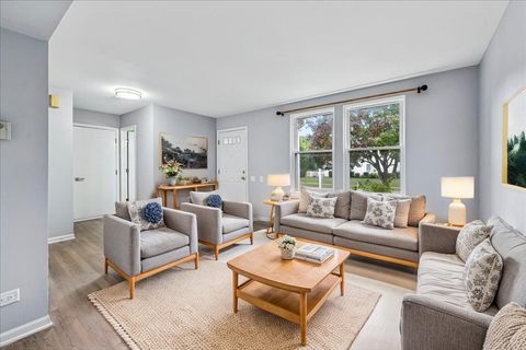 Tiny photo for 2350 Stanton Circle, Lake In The Hills, IL 60156 (MLS # 12455587)