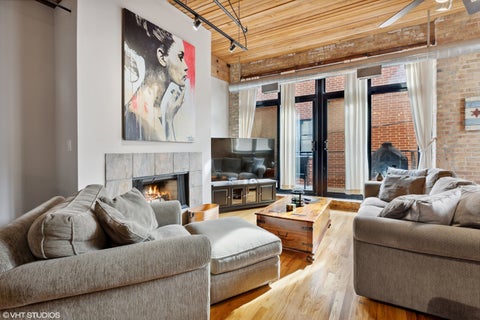 Tiny photo for 1670 N Claremont Avenue #205, Chicago, IL 60647 (MLS # 12754825)