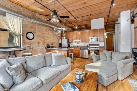 Tiny photo for 1670 N Claremont Avenue #205, Chicago, IL 60647 (MLS # 12754825)