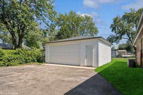 Tiny photo for 564 White Oak Road, Bolingbrook, IL 60440 (MLS # 11890299)