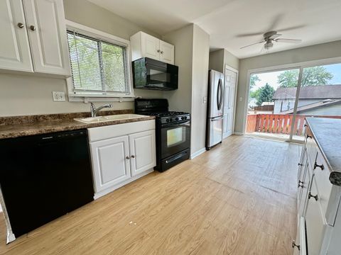 Tiny photo for 2363 Cove Drive, Hanover Park, IL 60133 (MLS # 12508818)