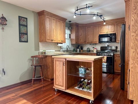 Tiny photo for 15813 Jon Road, Oak Forest, IL 60452 (MLS # 12529202)