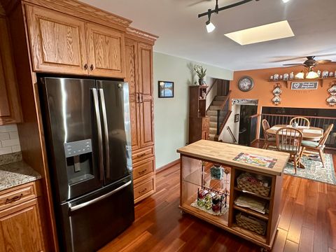 Tiny photo for 15813 Jon Road, Oak Forest, IL 60452 (MLS # 12529202)