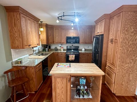 Tiny photo for 15813 Jon Road, Oak Forest, IL 60452 (MLS # 12529202)