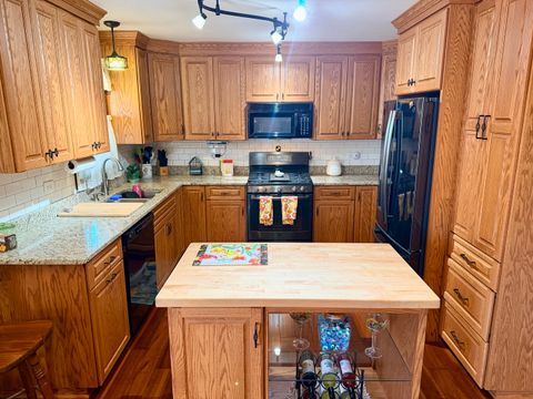 Tiny photo for 15813 Jon Road, Oak Forest, IL 60452 (MLS # 12529202)