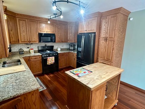 Tiny photo for 15813 Jon Road, Oak Forest, IL 60452 (MLS # 12529202)