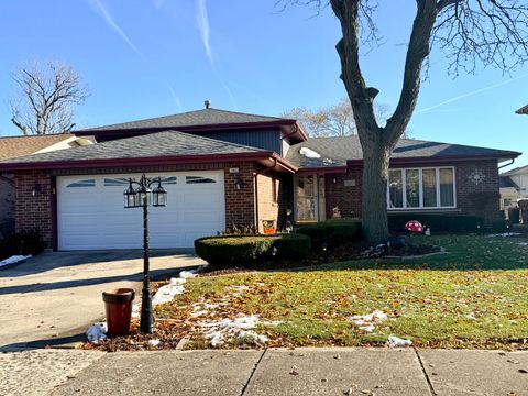 Tiny photo for 15813 Jon Road, Oak Forest, IL 60452 (MLS # 12529202)