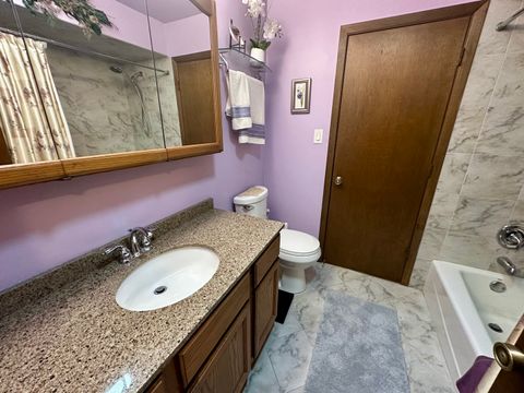 Tiny photo for 15813 Jon Road, Oak Forest, IL 60452 (MLS # 12529202)