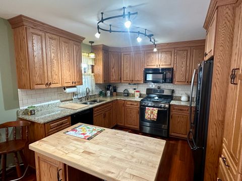 Tiny photo for 15813 Jon Road, Oak Forest, IL 60452 (MLS # 12529202)