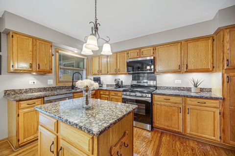 Tiny photo for 67 Shelby Court, Vernon Hills, IL 60061 (MLS # 12462942)