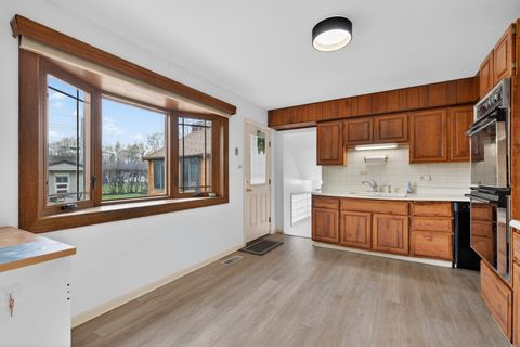 Tiny photo for 510 Audubon Street, Hoffman Estates, IL 60169 (MLS # 12578165)