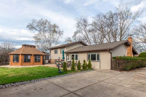 Tiny photo for 510 Audubon Street, Hoffman Estates, IL 60169 (MLS # 12578165)