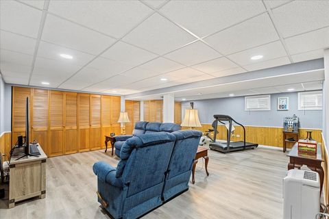 Tiny photo for 10 Warwick Court, Streamwood, IL 60107 (MLS # 12458415)