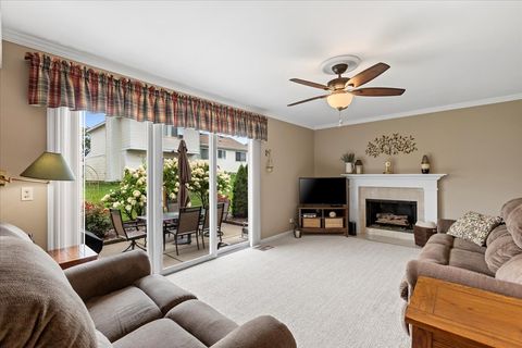 Tiny photo for 10 Warwick Court, Streamwood, IL 60107 (MLS # 12458415)