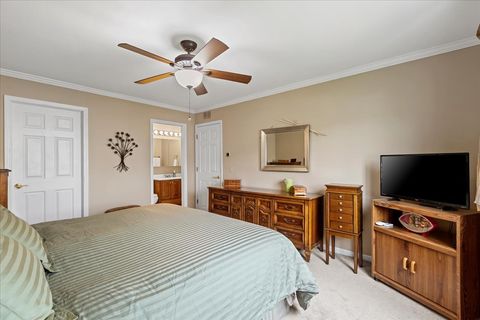 Tiny photo for 10 Warwick Court, Streamwood, IL 60107 (MLS # 12458415)