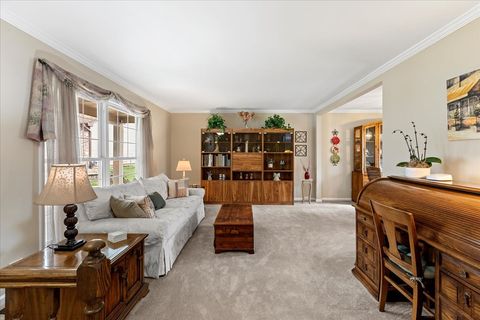 Tiny photo for 10 Warwick Court, Streamwood, IL 60107 (MLS # 12458415)