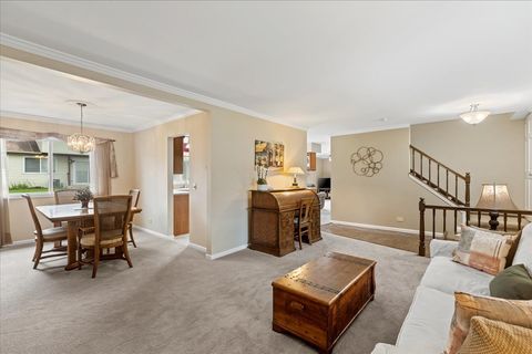 Tiny photo for 10 Warwick Court, Streamwood, IL 60107 (MLS # 12458415)