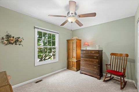 Tiny photo for 10 Warwick Court, Streamwood, IL 60107 (MLS # 12458415)