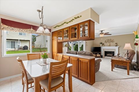 Tiny photo for 10 Warwick Court, Streamwood, IL 60107 (MLS # 12458415)