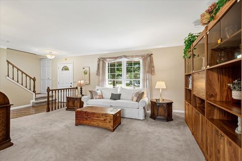 Tiny photo for 10 Warwick Court, Streamwood, IL 60107 (MLS # 12458415)
