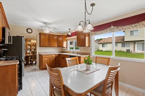 Tiny photo for 10 Warwick Court, Streamwood, IL 60107 (MLS # 12458415)