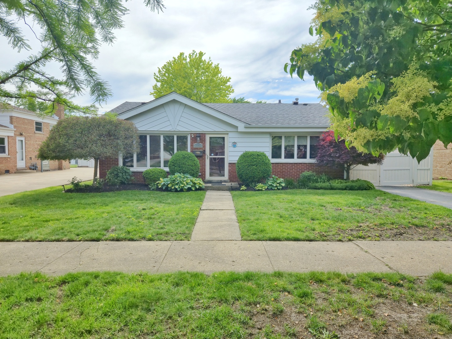 Properties 1 10720 S Lavergne Avenue