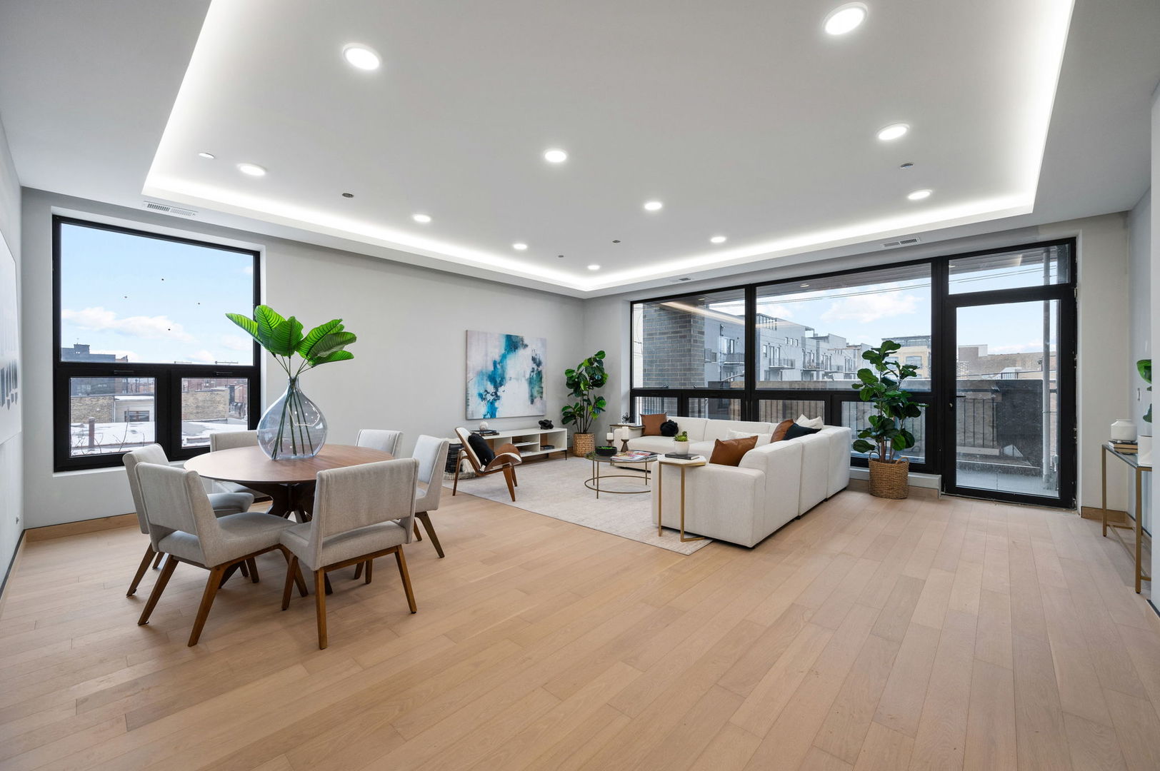 466 N Paulina Street 301