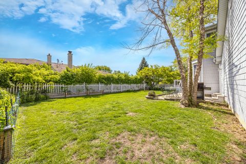 Tiny photo for 401 Greenwood Road, Glenview, IL 60025 (MLS # 12522452)