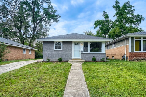 Photo of 576 W 16th Street, Chicago Heights, IL 60411 (MLS # 12763394)