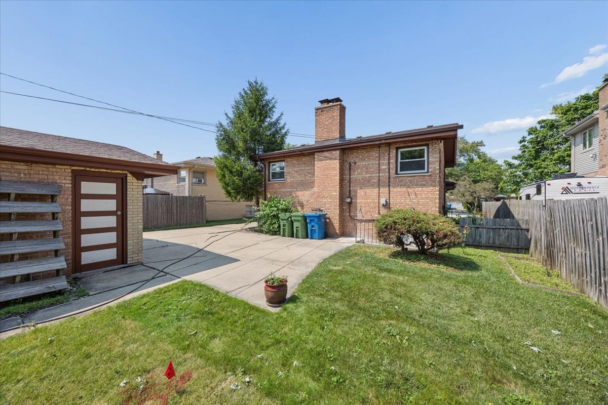 5239 Oakdale Drive